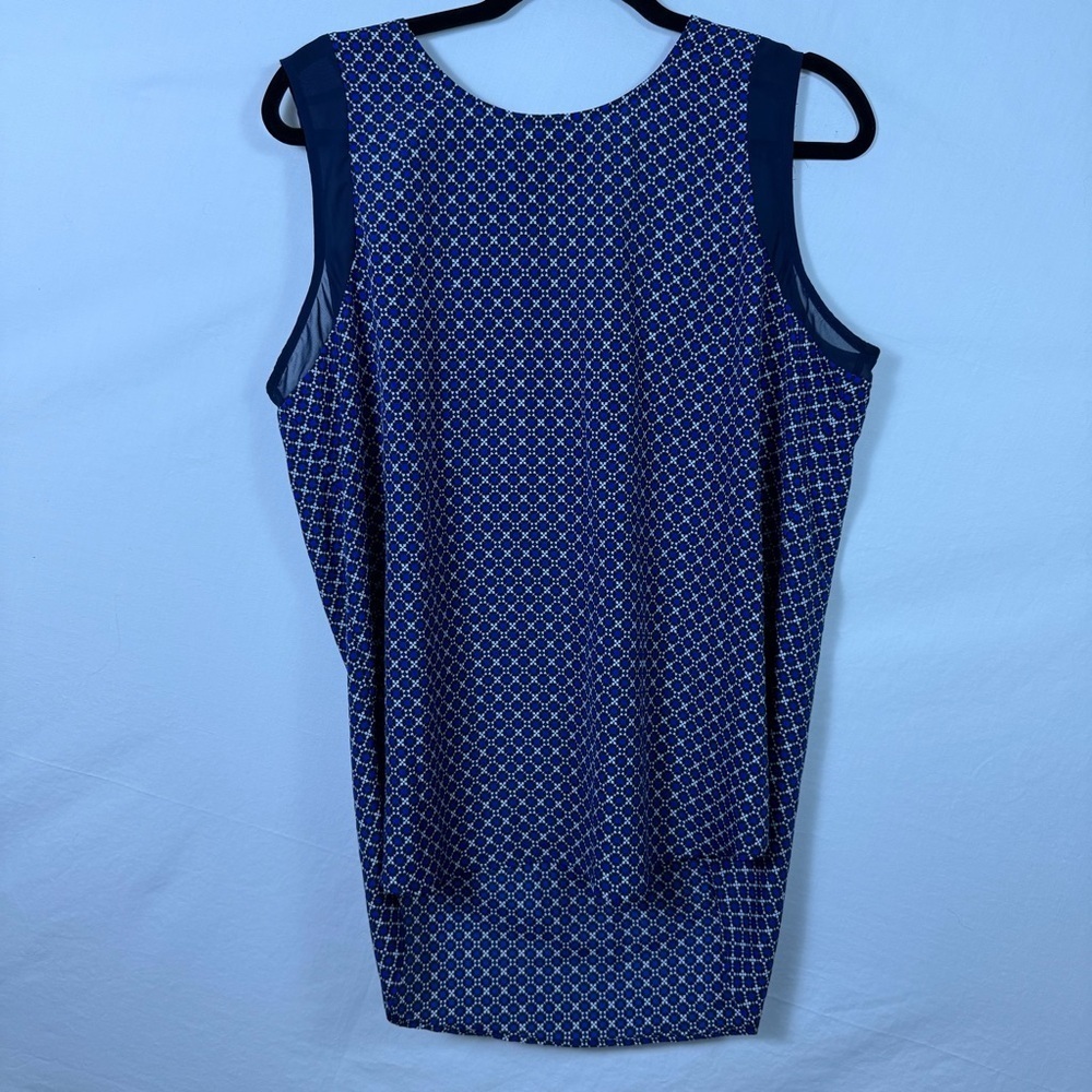 Chaus Navy and White Sleeveless Top Women’s Size L